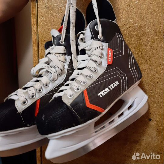 Коньки хоккейные 42 размер