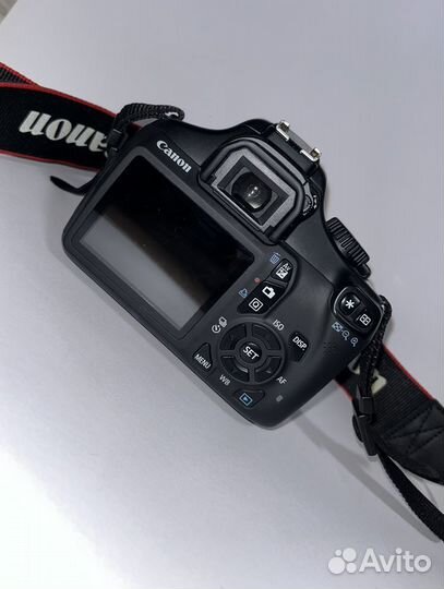 Зеркальный фотоаппарат