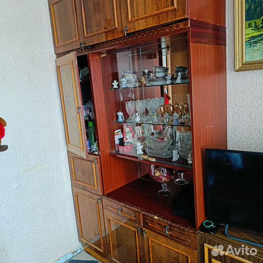 Шкаф сервант