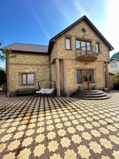 Дом 200 м² на участке 5 сот.