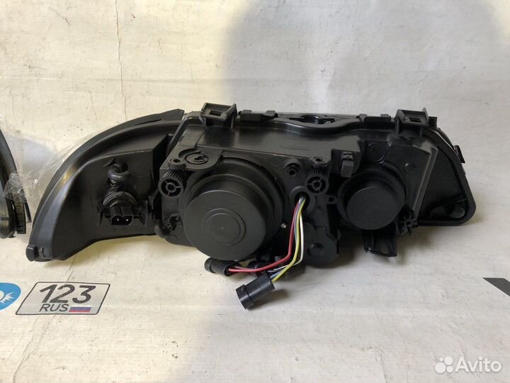 E39 E 39 BMW 5-es новые фары правая и левая