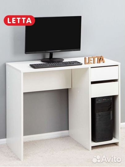 Новый компьютерный письменный стол белый