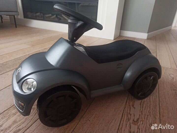 Машина Volkswagen Beetle каталка (толокар)