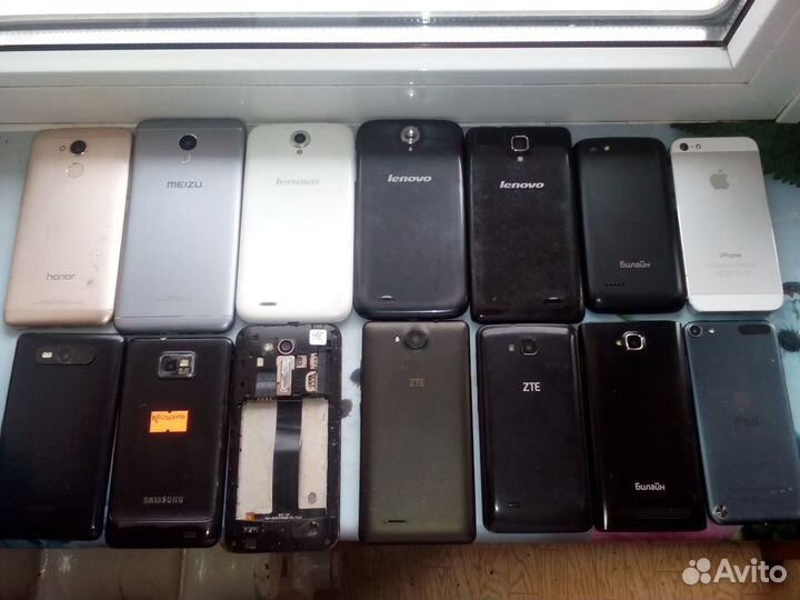 Телефоны и смартфоны на запчасти и восстановление