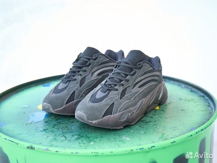 Кроссовки adidas yeezy boost 700 v2