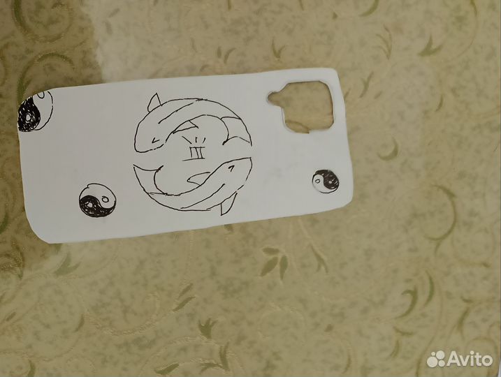 Чехлы на телефон