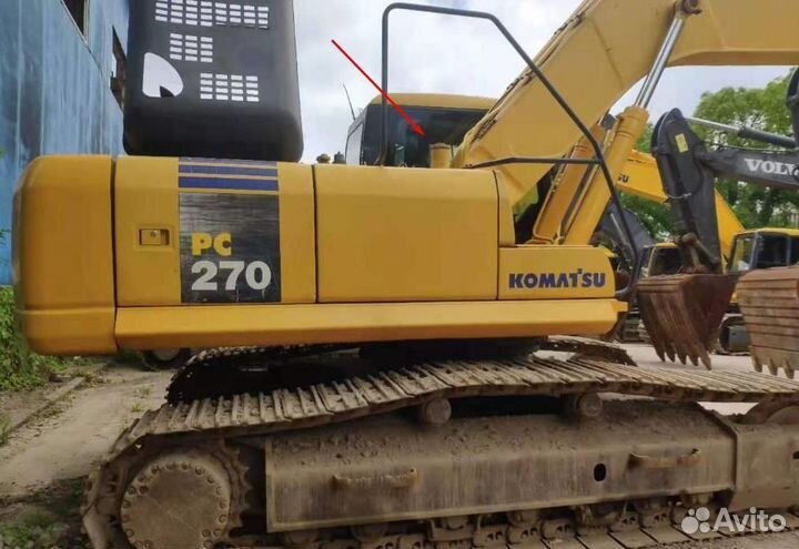 Стекло кузовное у стрелы экскаватор Komatsu PC270