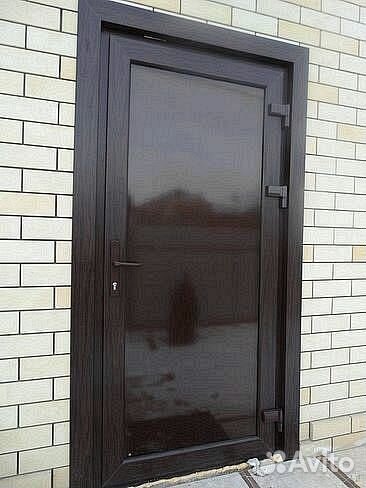 Пластиковые входные двери