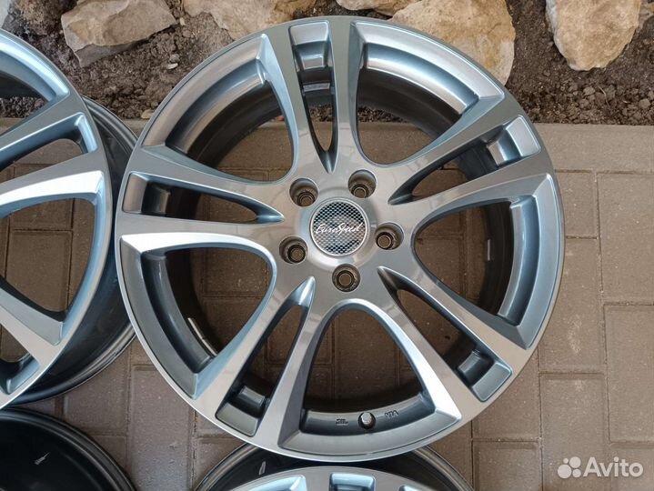 Литьё Manaray r-18 (5x114,3) как новые, 4 шт