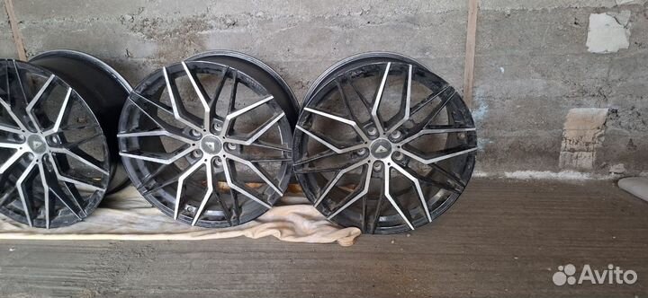 Литые диски r 18