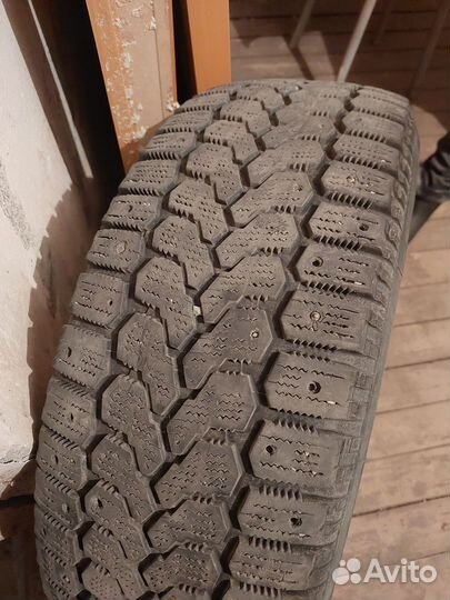 Yokohama Ice Guard F700Z 215/60 R17