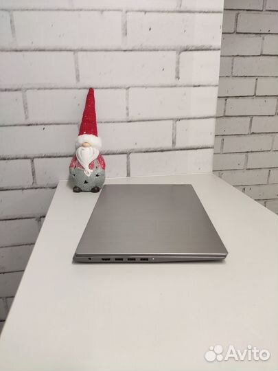 Ультрабук Lenovo i3-10110U\1Tb\4gb\MX130 (2gb)