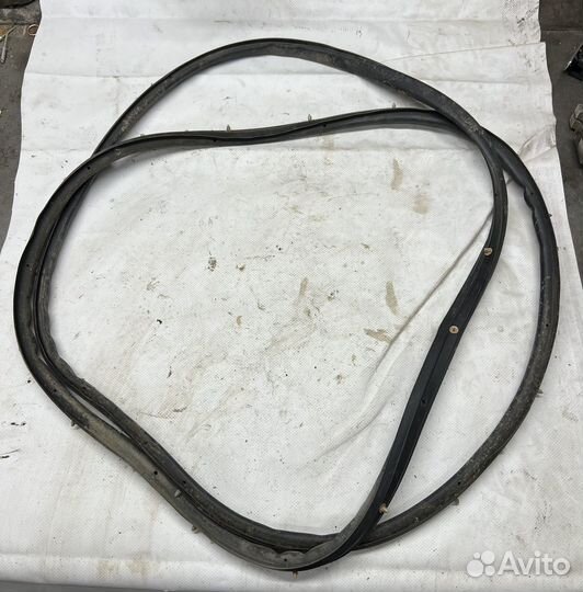 Уплотнитель водительской двери opel insignia