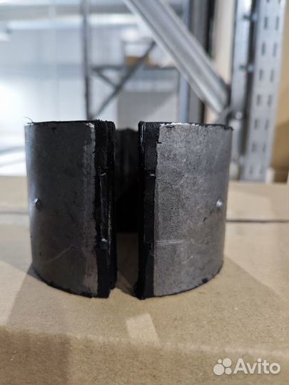 Втулки коренные заднего стабилизатора WG9925688210