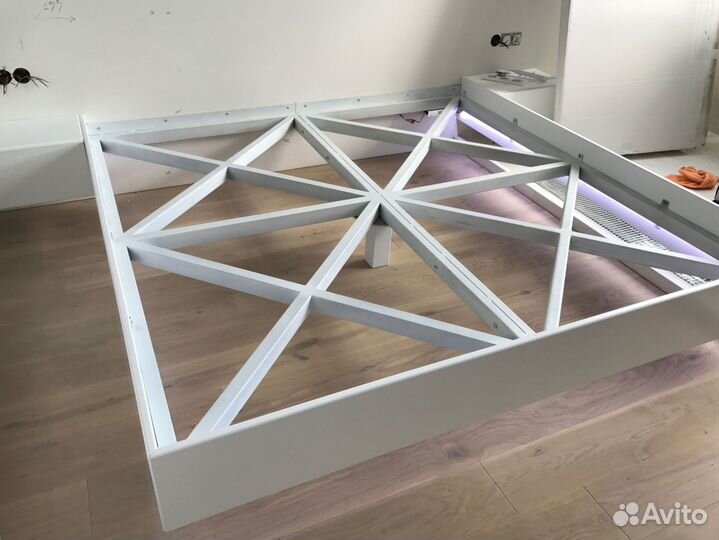 Парящая кровать от производителя