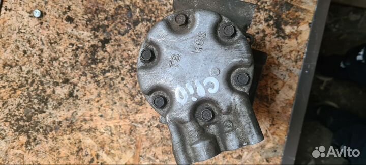 Компрессор кондиционера renault clio 2002 г.в. D4F