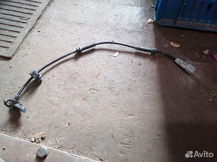 Датчик ABS задний левый Renault Logan 2