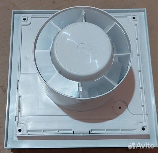 Потертости.Вентилятор Soler&Palau silent-200 CZ gr