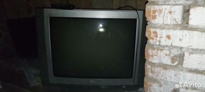 Телевизор LG и Panasonic диагональ 74