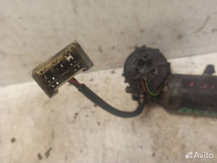 Моторчик стеклоочистителя передний