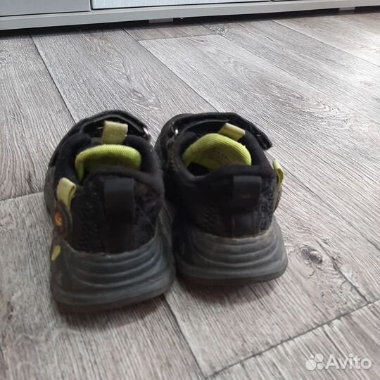 Кроссовки детские