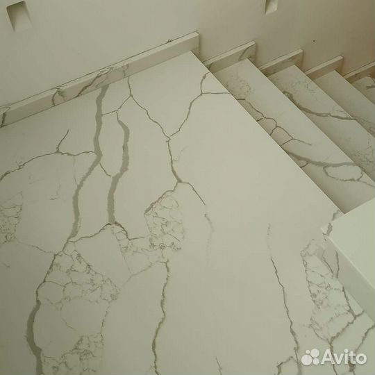 Лестница из искусственного камня кварц акрил