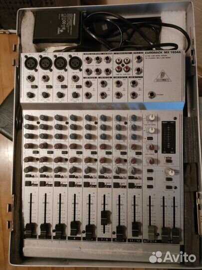 Микшерский пульт Behringer eurorack MX1604A