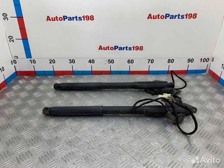 Амортизатор крышки багажника Bmw X5 E70 N55B30