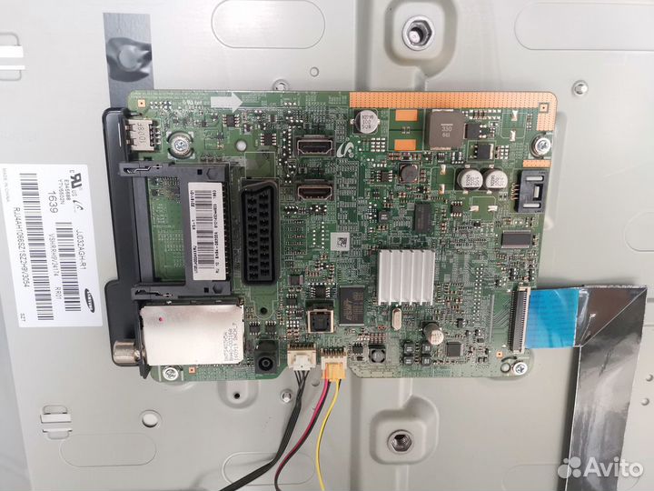 Телевизор Samsung UE32J4000 (Разбор)(По запчастям)