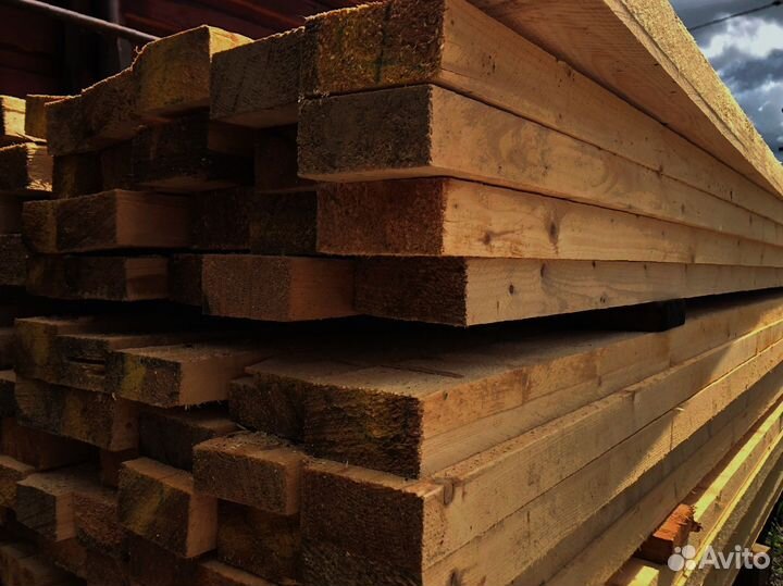 Доски из сосны, прочные и стойкие к внешним воздей