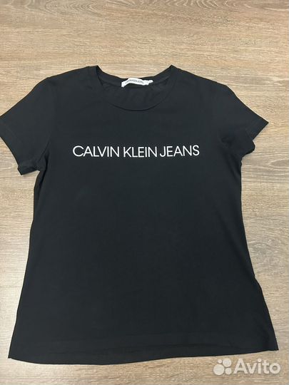 Футболка женская Calvin Klein