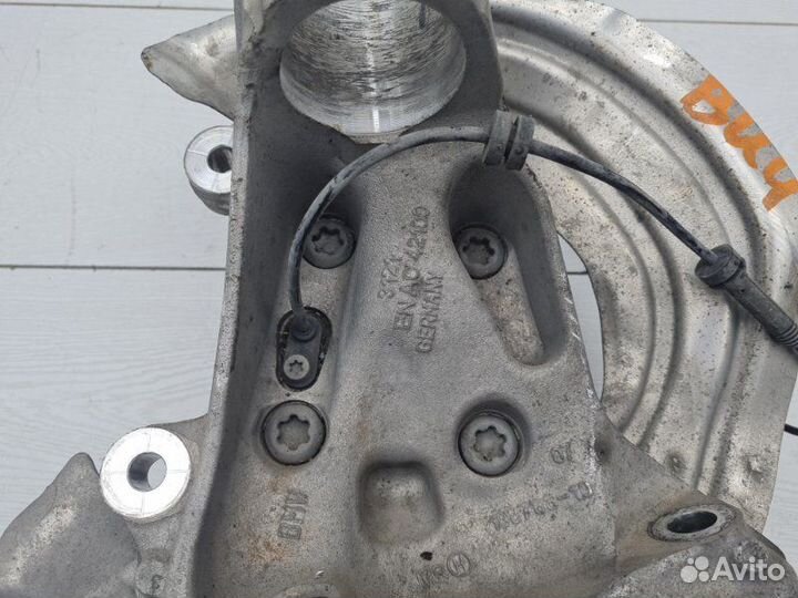 Кулак передний правый Bmw 3 F30 LCI B46B20B 2017