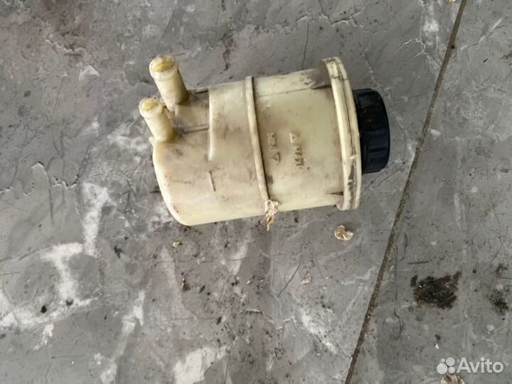 Бачок гидроусилителя руля Renault Duster