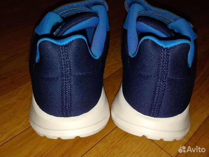 Кроссовки Adidas новые