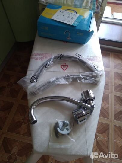 Смеситель для раковины Новый + гибкая подводка