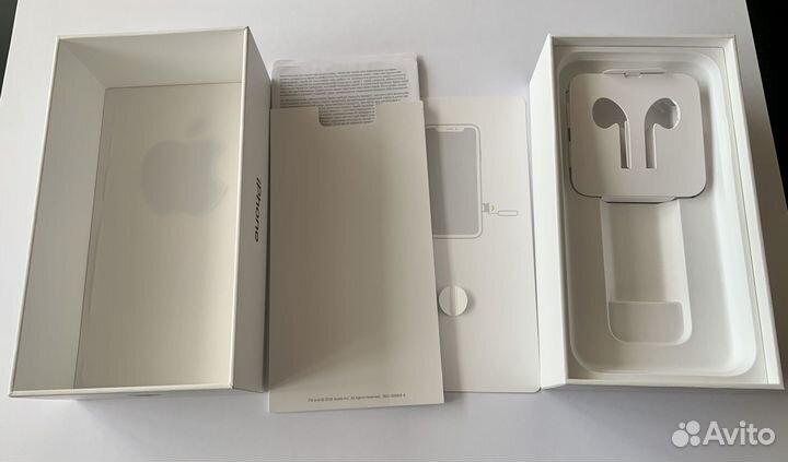 Коробка от iPhone XR и iPhone 13 Pro Max