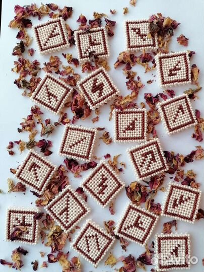 Славянские руны из бисера