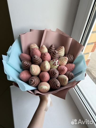 Клубника в шоколаде букеты