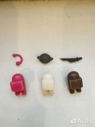 Коллекционные фигурки-игрушки Among us светящиеся