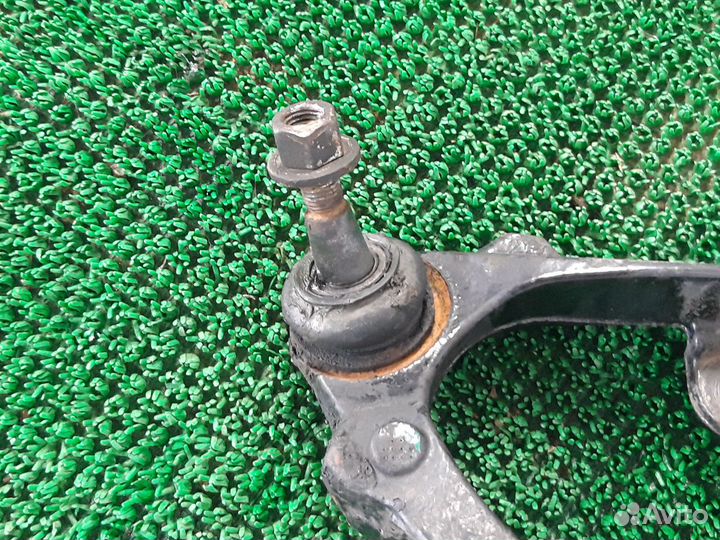 Рычаги передние нижние Cadillac Escalade 2 GMT800