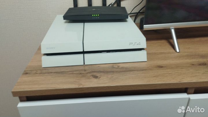 Игровая приставка ps4