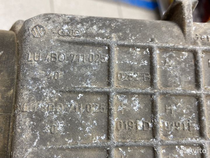 Кулиса кпп Volkswagen Passat 5 4b0711025