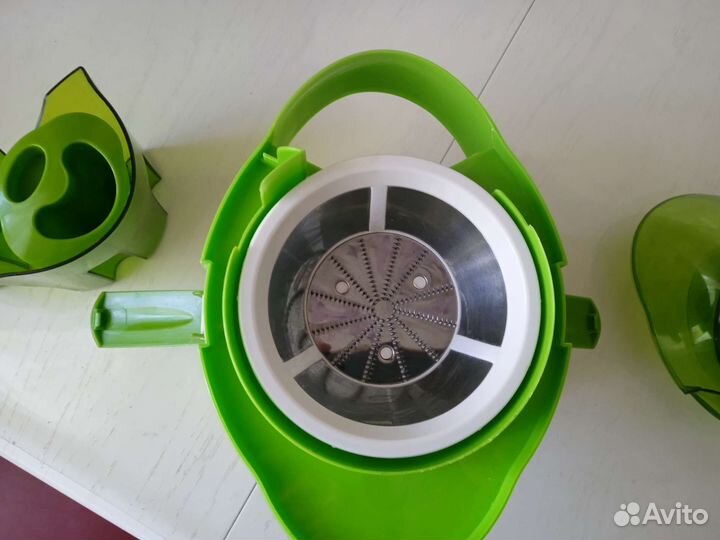 Соковыжималка новая