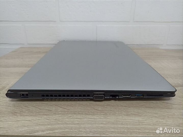 Lenovo 15,6/4ядра/4gb/SSD 256gb/2 видео карты