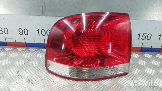 Фонарь задний левый volkswagen touareg 7L (7UK02MX
