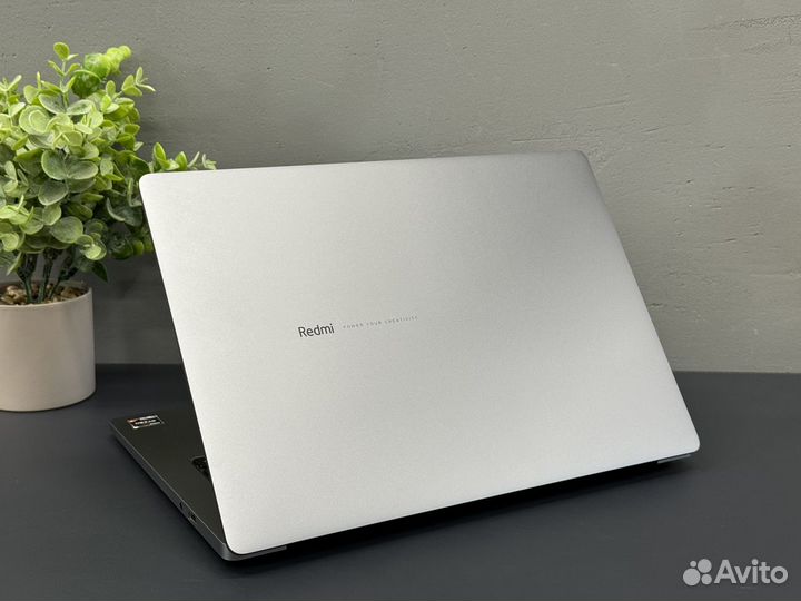 Ноутбук Xiaomi Redmi Book Pro 14 (R7/16/512)