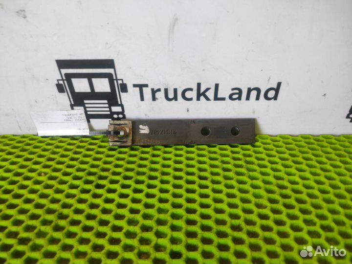 Кронштейн шумоизоляции двигателя передний правый