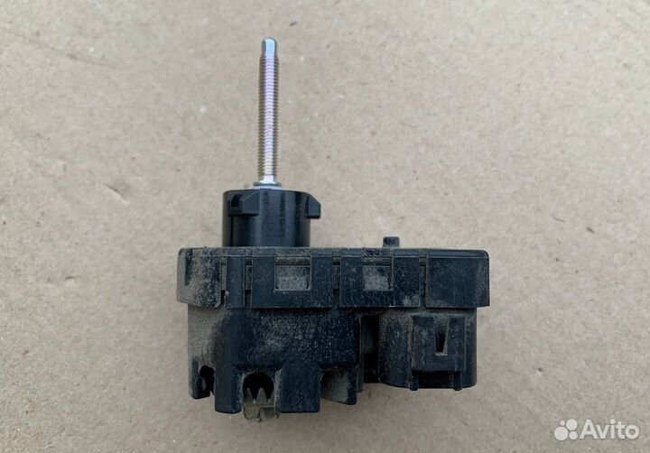 Корректор фары Pajero 4