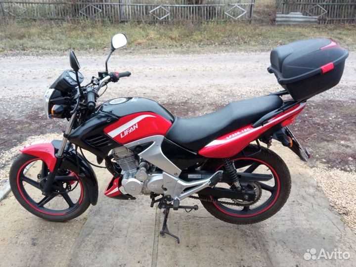 Мотоцикл Lifan LF200-16C