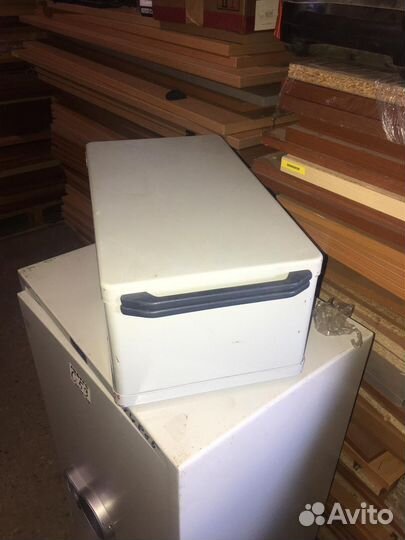 Бокс металлический